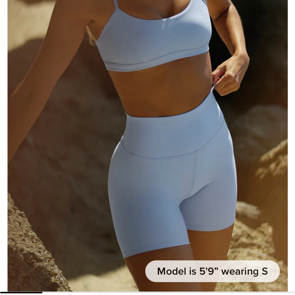 Alo Yoga 'airlift energy shorts'